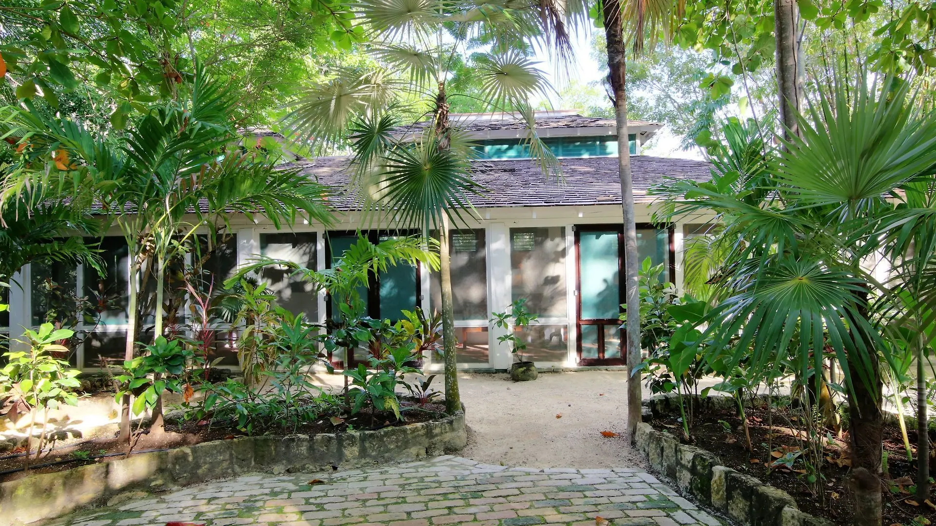 Tingalayas Retreat Hotel Negril