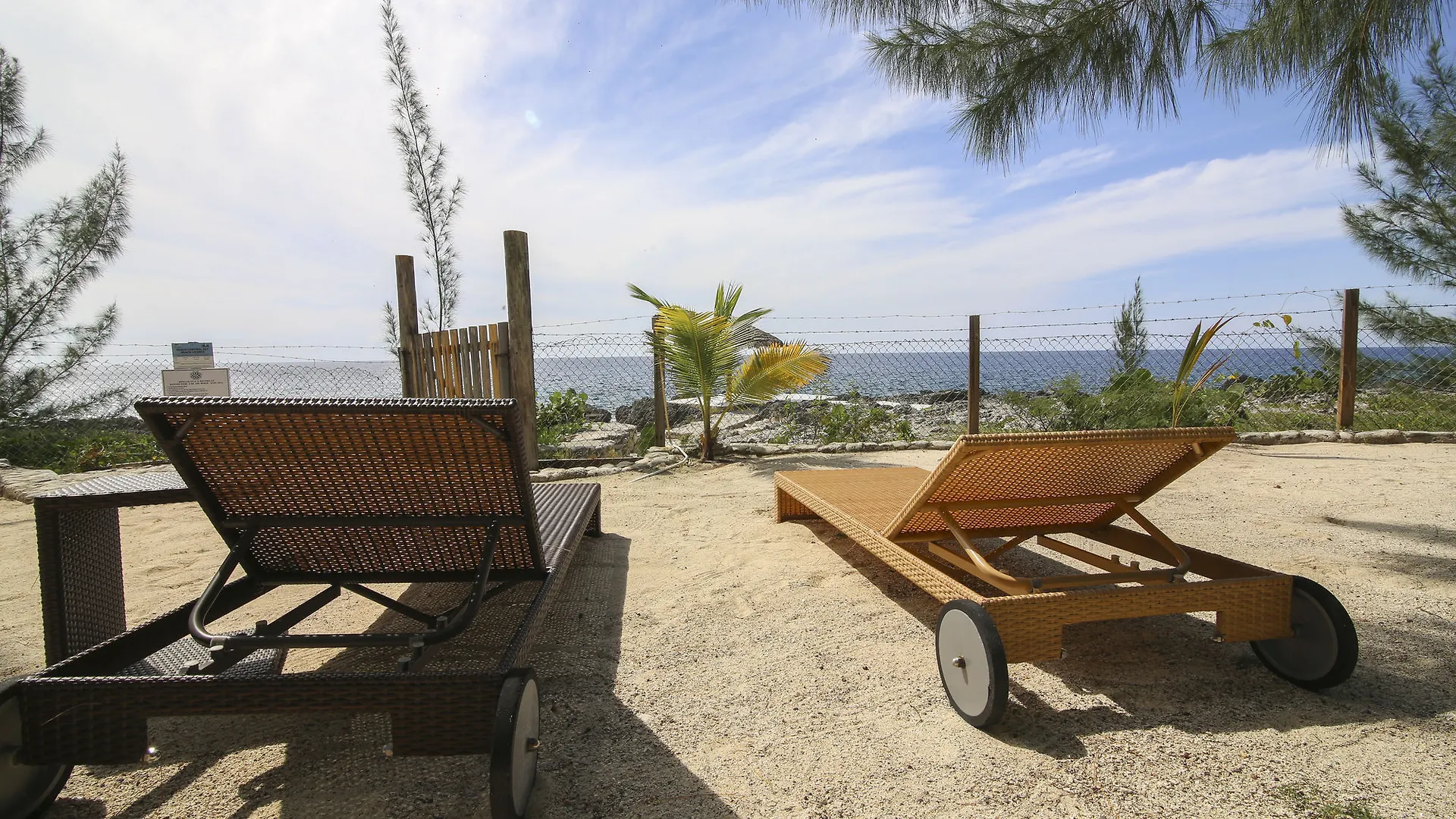 Hotel Tingalayas Retreat Negril